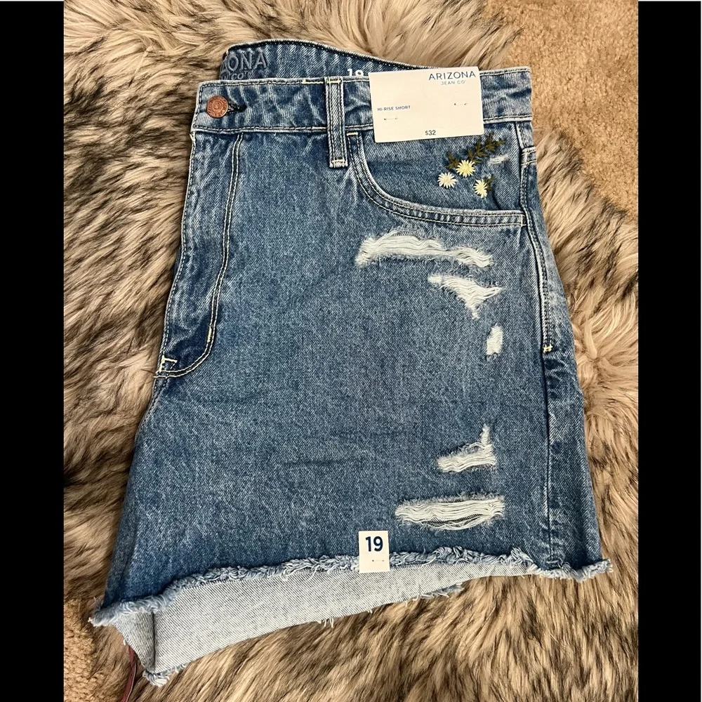 Arizona & Co Hi-Rise Shortie Shorts-Juniors NWT Size 19 - Picture 7 of 14